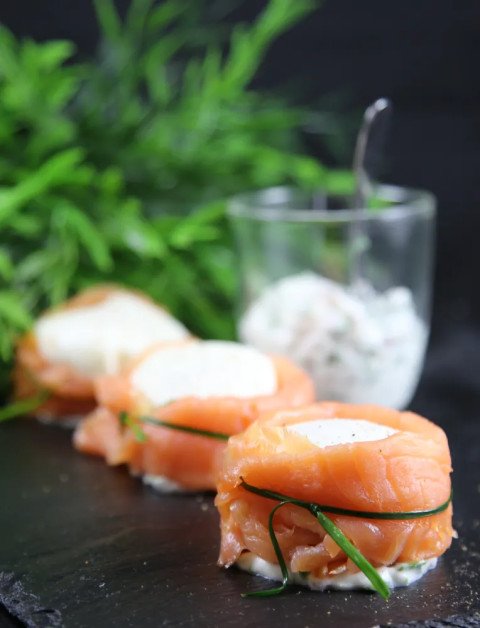 Ballotins de saumon fumé à l'oeuf poché