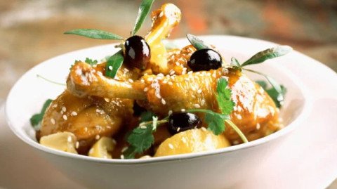 Ragoût de poulet aux citron et olives facile