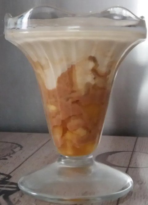 Panna cotta aux pommes - caramel au beurre salé