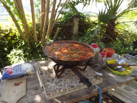 Paëlla traditionnelle aux fruits de mer