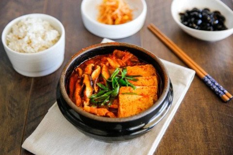 Kimchi Jjigae