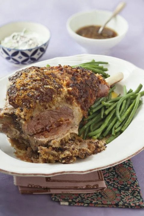 Gigot d'agneau doré