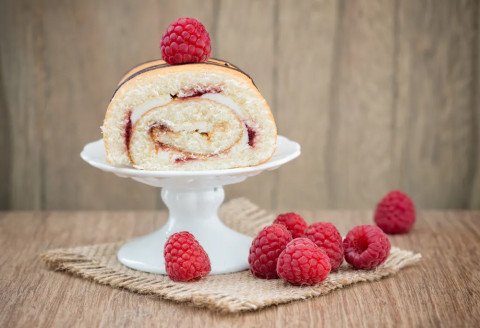 Gâteau roulé à la framboise