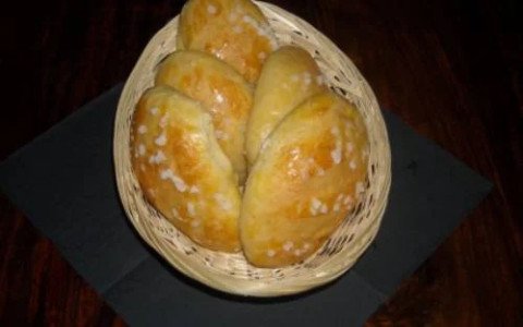 Briochettes et pain au lait au sucre