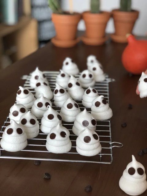 Meringues fantômes pour Halloween