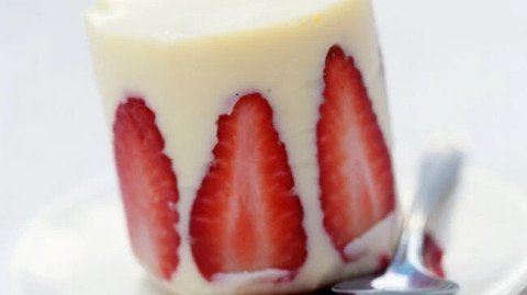 Petit-suisse aux fraises