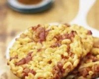 Blinis de coquillettes au bacon et au poivron