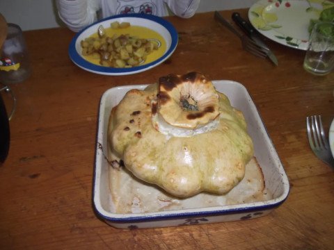 Pâtisson farci crème, oignons et lardons