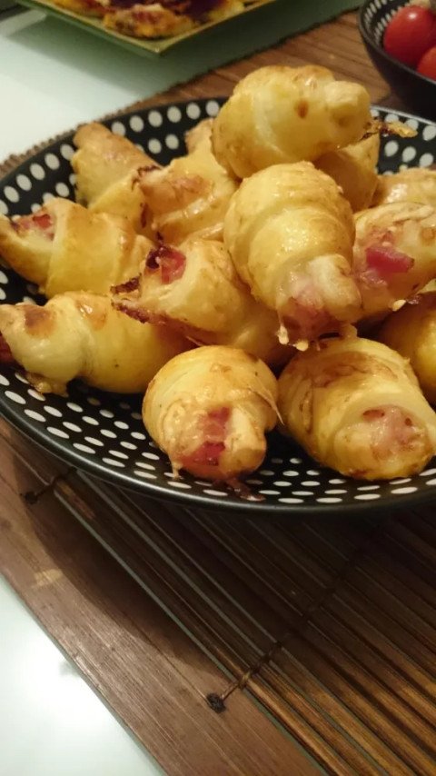 Croissants fromage/lardons en amuse bouche