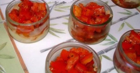 Amuse-bouches bicolores en mini-verres