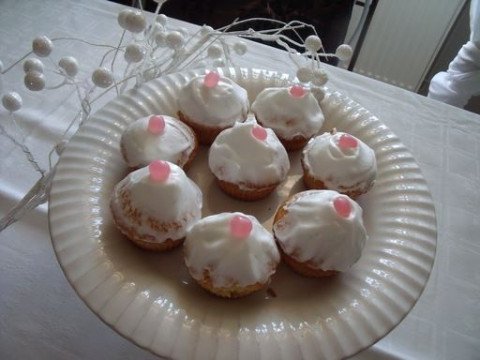 Cupcake au glaçage royal étoilé