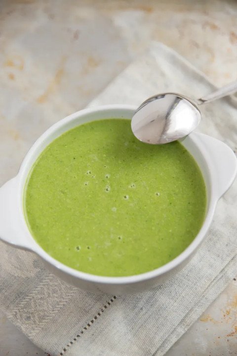 Soupe à la courgette et à la laitue