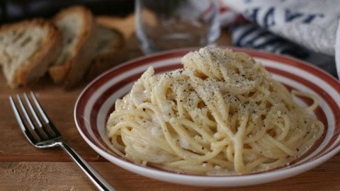 Tonnarelli cacio e pepe – la recette authentique avec seulement 3 ingrédients