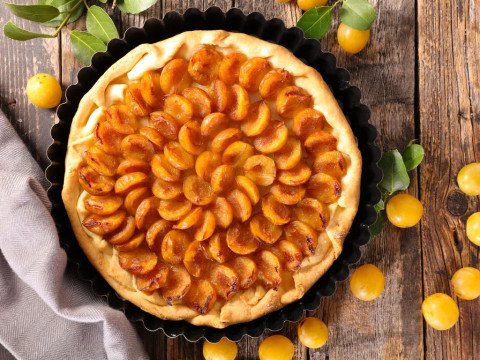 Tarte aux mirabelles et à la confiture d'abricots