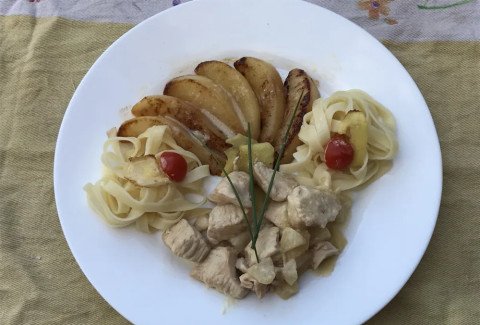 Poulet aux poires, coco et gingembre