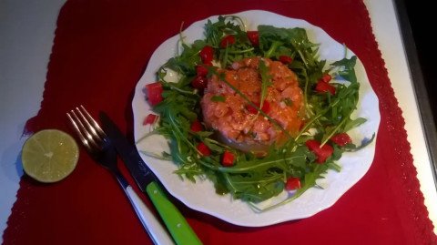 Tartare de saumon à la gelée de citron vert