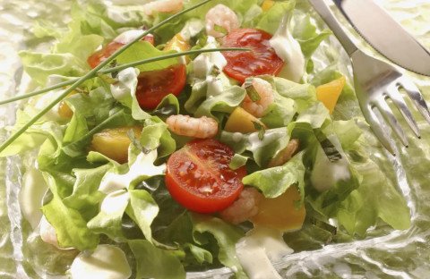 Salade de crevettes aux pêches (recette légère)