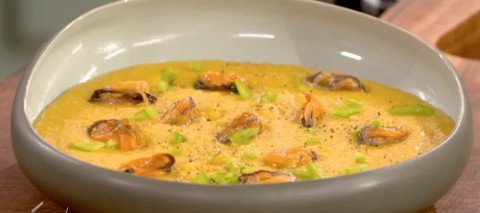 Soupe de maïs aux moules par Laurent Mariotte