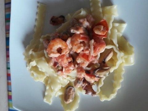 Spaghetti aux fruits de mer et crevettes