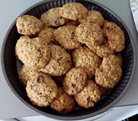 Cookies aux flocons d'avoine, amandes, noisettes et pépites de chocolat
