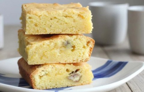 Brownie exotique chocolat blanc et noix de macadamia