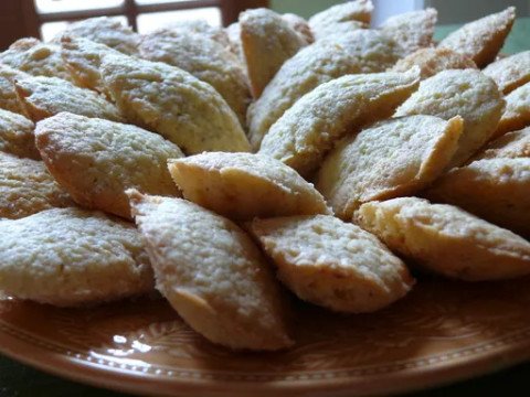 Madeleines aux amandes et fleur d'oranger