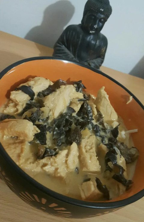 Soupe au poulet, coco, citronnelle