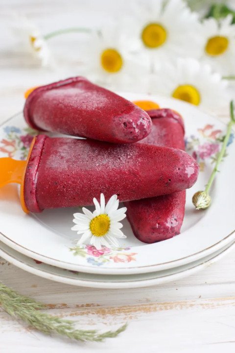 glace acidulée au cassis