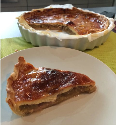 Tarte à la rhubarbe et à la fraise