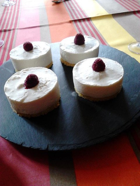 Entremet vanille coulis de framboise