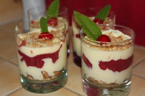 Tiramisu de cerises sur palets breton en verrines