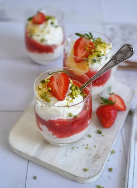Mousse au citron et aux fraises