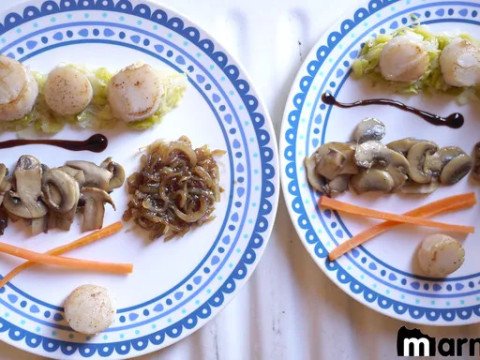 Poêlée de Saint-Jacques sur son lit de poireaux avec ses oignons caramélisés et ses champignons