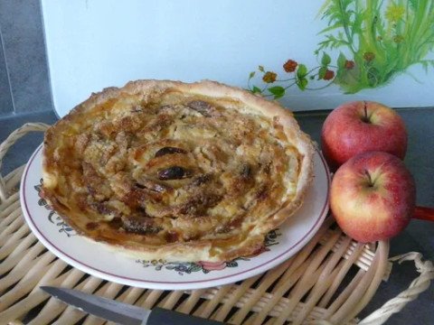 Tarte aux pommes et abricots secs