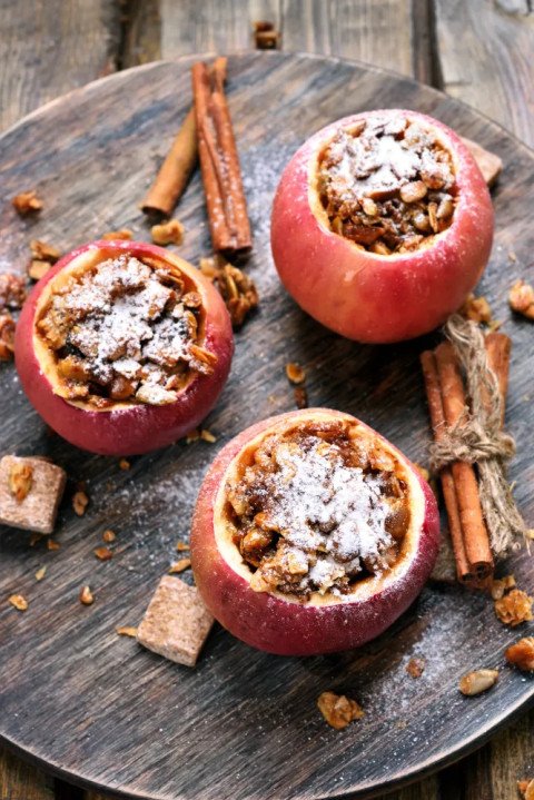 Pommes au four farcies aux amandes et au miel