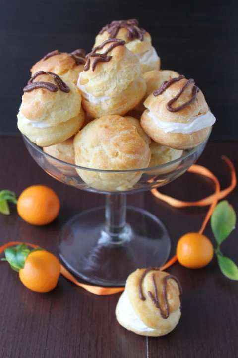 Profiteroles à la mousse de mandarine