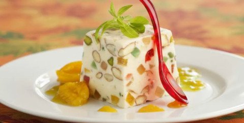 Glace au nougat, compote d’abricots