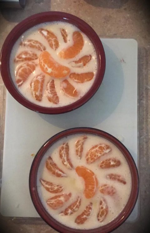 Mandarine à la mousse glacée de chocolat blanc