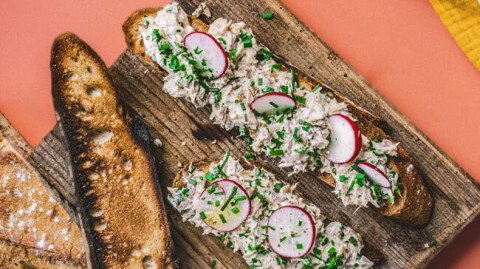 Tartine de rillettes de maquereau citronnées