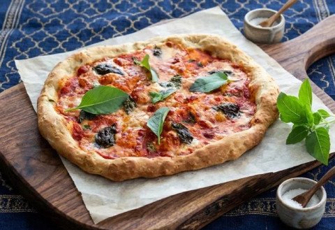 Pizza Margherita fondante et légère