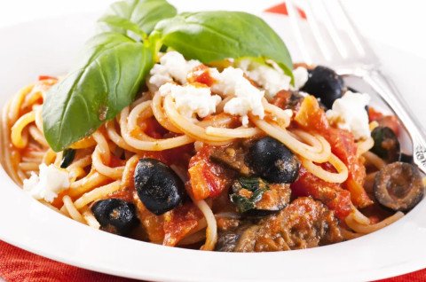 Spaghetti aux aubergines confites et au chèvre