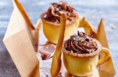 Mousse choco-caramel en tasse sablée