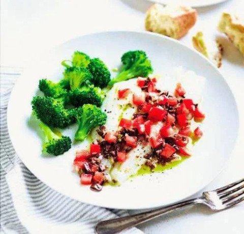 Poisson blanc, sauce vierge aux olives
