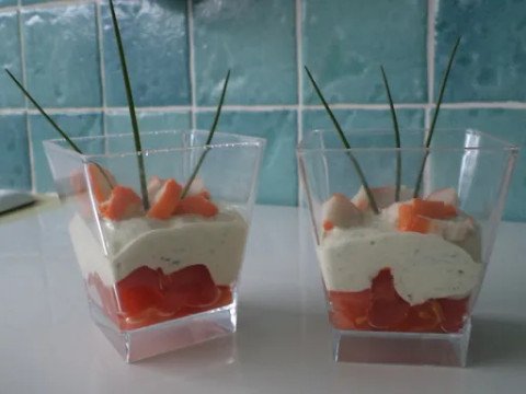 Verrine au fromage de chèvre-tomate