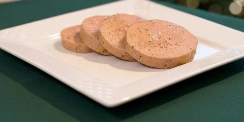 Foie gras mi-cuit maison et son chutney de dattes aux fruits secs