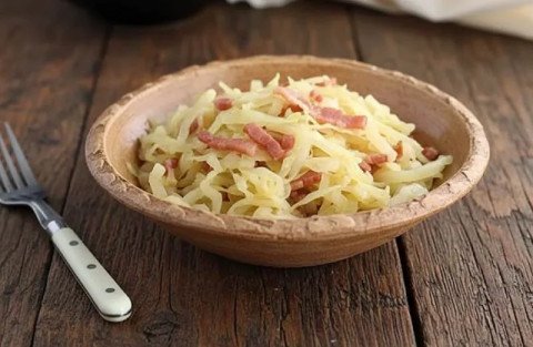Poêlée de chou blanc aux lardons croustillants