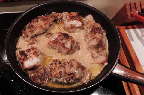 Râbles de lapin au poivre et à la crème