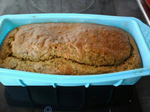 Cake à l'oseille et au chèvre frais