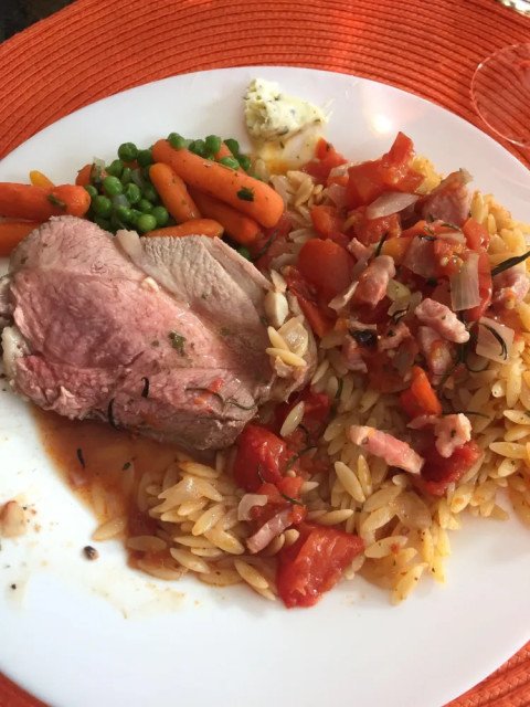 Gigot d'agneau et pâtes grecques