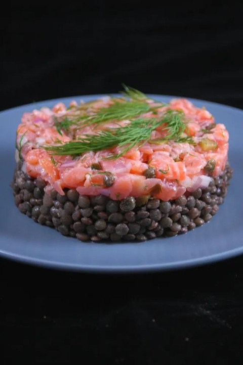 Tartare de saumon et sa salade de lentilles